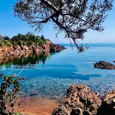 Superbe 6 Couchages - 200m De La - Terrasse - Climatisation * Saint-Raphaël