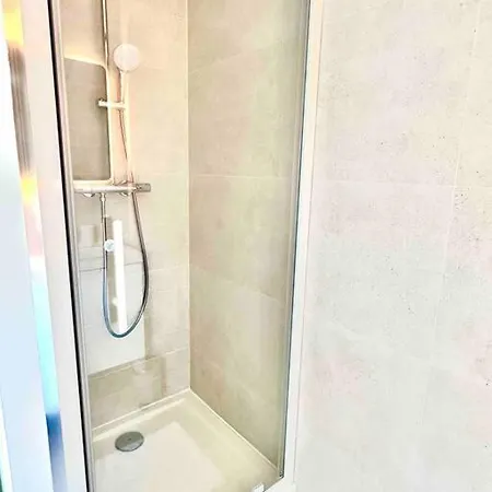 Superbe 6 Couchages - 200m De La - Terrasse - Climatisation Apartamento