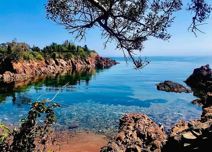 Superbe 6 Couchages - 200m De La - Terrasse - Climatisation * Saint-Raphaël